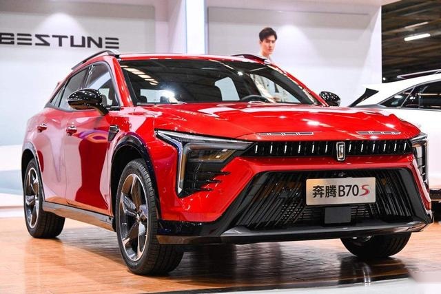 12万上下运动SUV 长安UNI-T和奔腾B70S如何选择(图3)