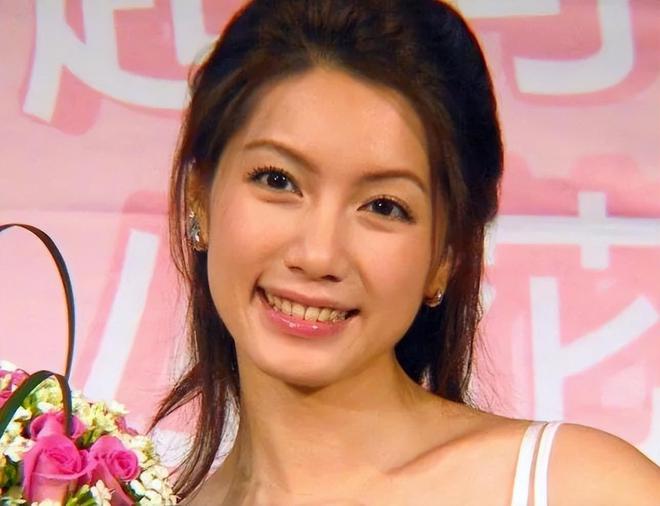 澳门新葡平台网址8883入口内娱“最美渣女”：出道24年换14个男友如今45岁新(图5)